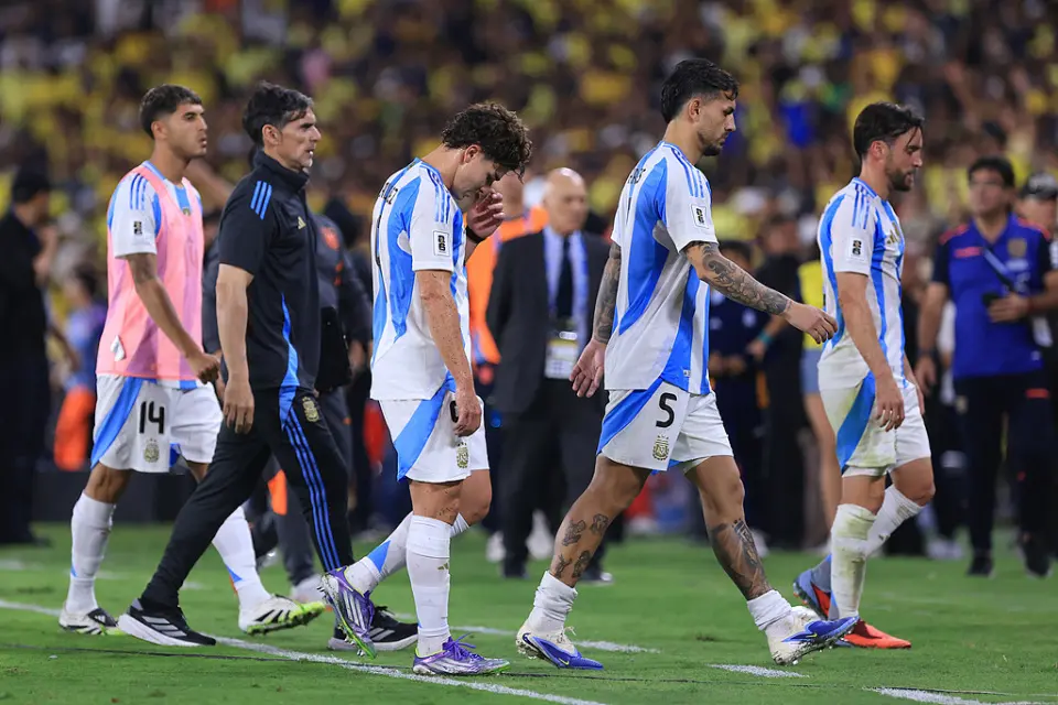 至第, 年半首次跌, 救险 至第, 年半首次跌, 救险